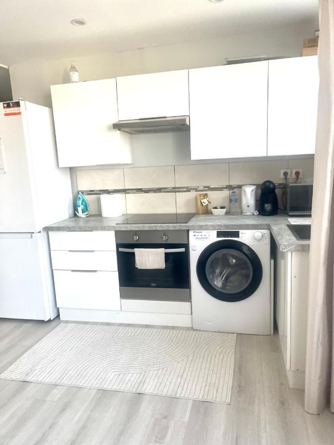 Le Serenityappart Suresnes Εξωτερικό φωτογραφία