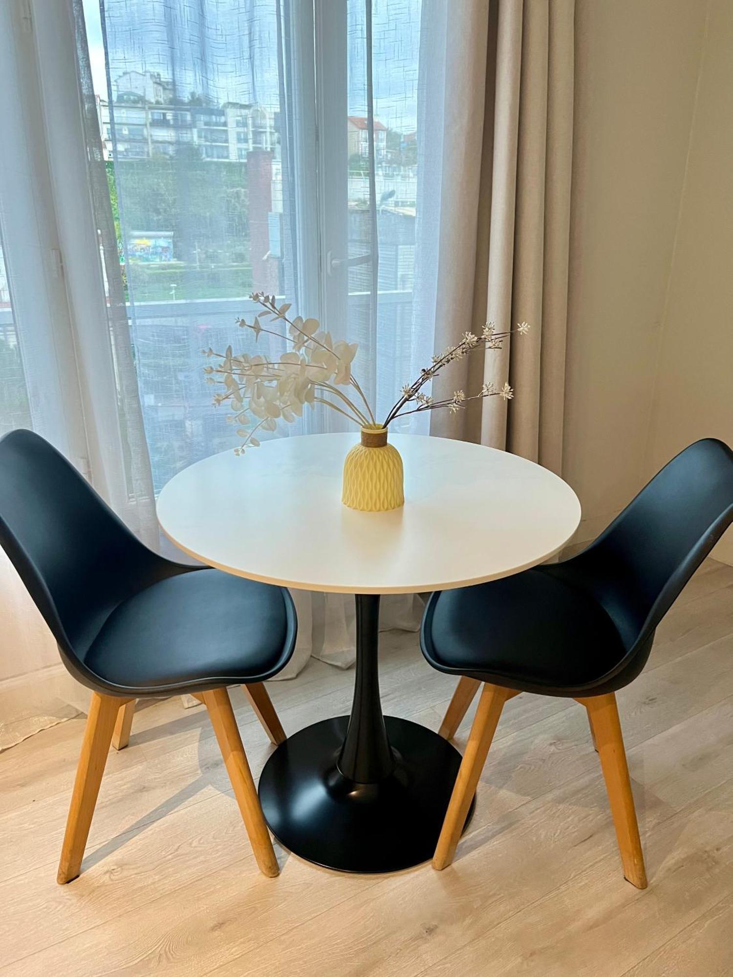Le Serenityappart Suresnes Εξωτερικό φωτογραφία